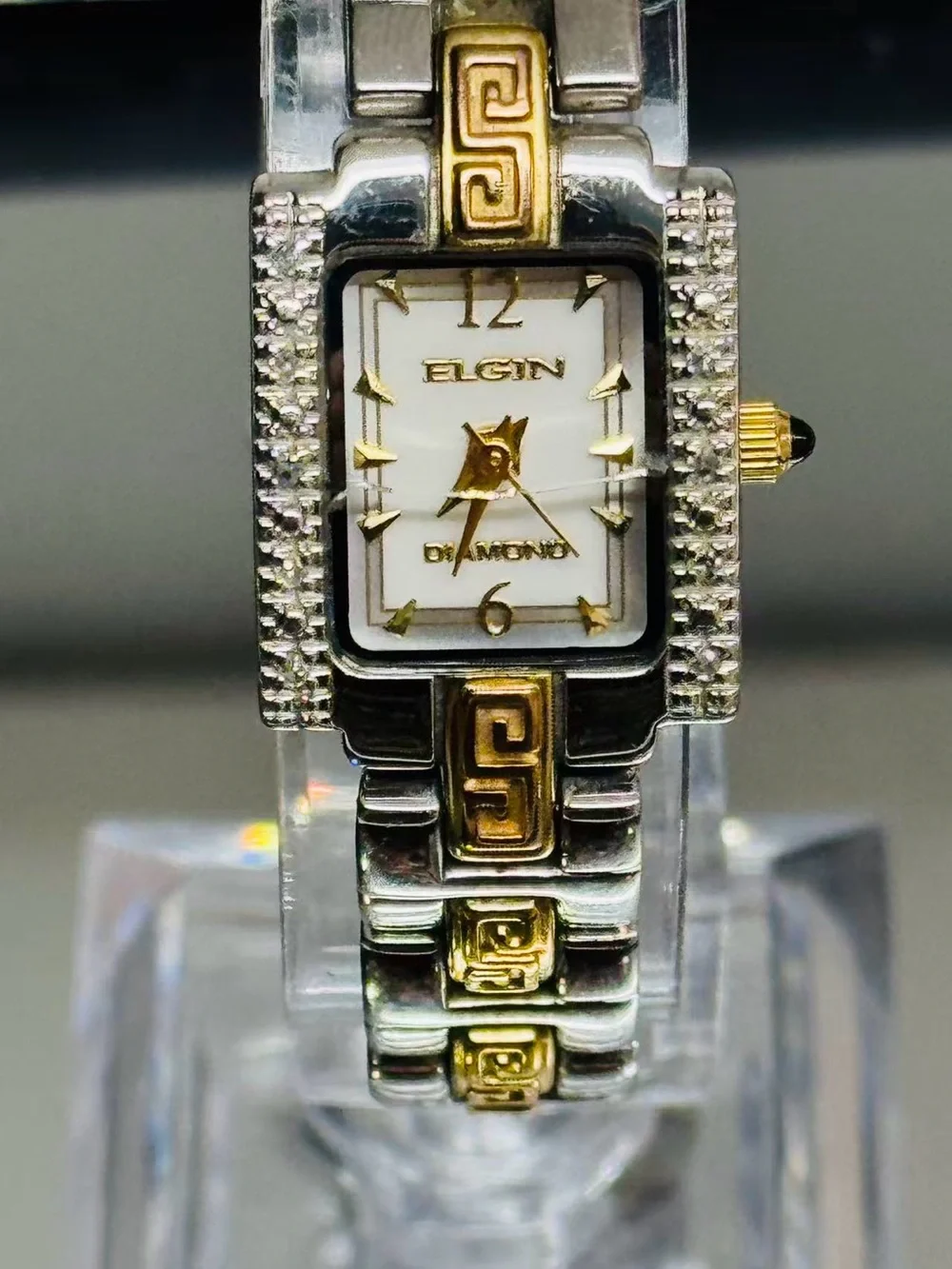 Vintage ELGIN Women’s Two-Tone Quartz 17mm Watch Crystal Bezel New Battery Runs